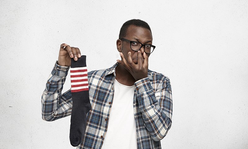 Causas-por-las-que-nuestra-ropa-puede-oler-mal-y-cómo-solucionarlas-asociacion-anosmia